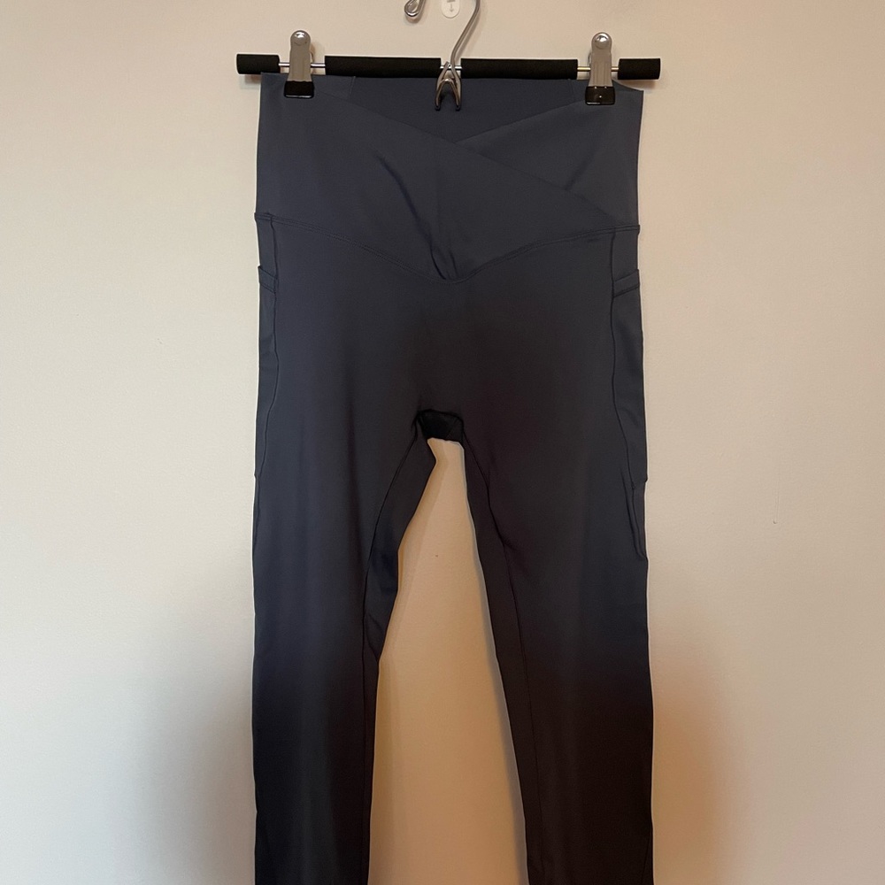 V style Leggings with Pockets